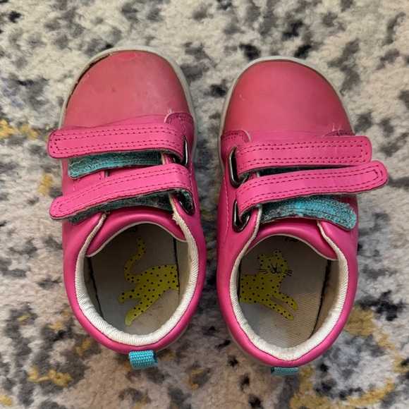 Vibrant Pink Kids Sneakers with Velcro Straps - Picture 1 of 4